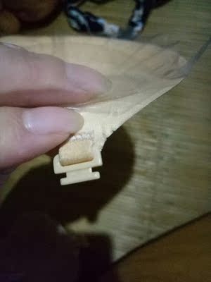 穿过一次,用清水洗过一次就坏了 穿过一次,用清水洗过一次就坏了