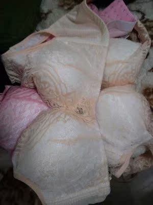 很好穿的内衣很适合我去，一共是买了四件了 以后还会继续关顾 想。