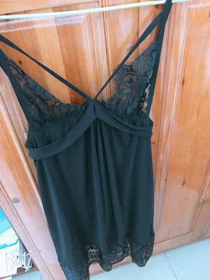 衣服质量很好，穿上很性感哟&hellip;&hellip;香香哒！保密发货，不用担心！送的小裤裤更棒！