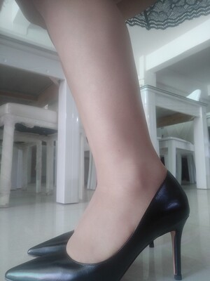 鞋穿上挺舒服的,不磨脚,质量也挺好的,我是第二次到这家店买鞋了,下次还会来买的 鞋穿上挺舒服的,不磨脚,质量也挺好的,我是第二次到这家店买鞋了,下次还会来买的