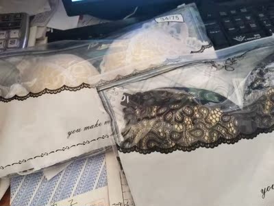 宝贝收到了，质量很好，卖家服务态度很好，买一送一很划算，质量和店里卖的一样，喜欢，下次有需要的话再来回购