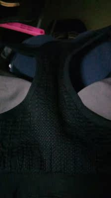 有点儿味道，还没穿，不过下胸围那儿的没什么弹性