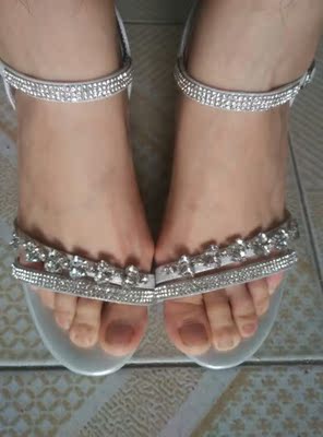 鞋子很漂亮，我很喜欢，下次还会再来。