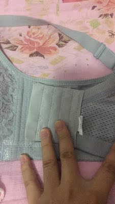 很满意，终于找到我喜欢的款式，了，就是想知道，有没有买夹层里面的东西，冬天又有点太薄了～穿着还是挺不错的，后背的标签希望可以改进一下，很不舒服&hellip;&hellip;