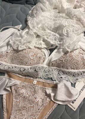 还不错！胸大的妹纸估计拖不住！面料很舒服！