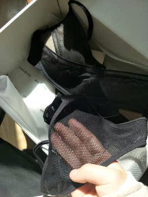 宝贝挺好看的，内裤是一层莎，建议不要买丁字裤。