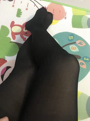 宝贝终于收到了,打开包装一看还是挺惊喜的,里面的绒特别的细腻,迫不及待的试了一下,真心不错,之前我也买过这样的,都不怎么样,但是这一次是真的选对了,黑色是我的专宠色,这下就剩两条大长腿了…… 宝贝终于收到了,打开包装一看还是挺惊喜的,里面的绒特别的细腻,迫不及待的试了一下,真心不错,之前我也买过这样的,都不怎么样,但是这一次是真的选对了,黑色是我的专宠色,这下就剩两条大长腿了……