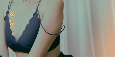 内衣很好穿  料子轻薄 穿上几乎没感觉自己穿了内衣 而且很好看  搭夏季衣服也百搭 非常的物美价廉了