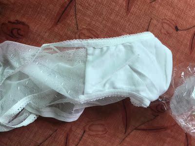 收到宝贝很快，包装得很好都不舍得拆了，质量可以，商家还送了款小红包，以及外包装很贴心，写零钱包再写颜色，没有写内裤，要不去拿快递都不好意思，给商家这个贴心点赞。 内裤质量蛮可以，内贴是棉的，很舒适，也有点小性感哦😊