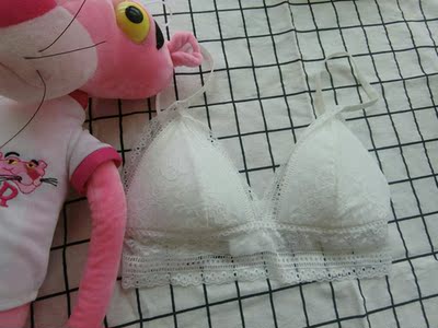 内衣敲好看的~~薄款的百搭款内衣，质感也舒服呢，开心，一次愉快的购物~会继续回购店内其他款式的~~