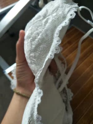 很好看，挺厚的，穿起来也挺舒服，就是不知道洗过之后，蕾丝会不会翘边&hellip;&hellip;以后会追加评论的，穿好了一定要再买个黑色，好看