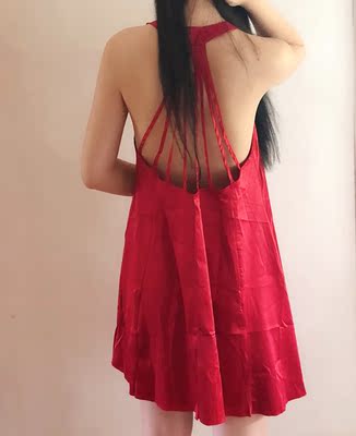 收到睡衣啦，很好穿哦，面料很丝滑，衣服的设计也是很性感，正红色非常有女人味呢