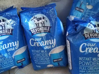 奶粉一天就到了,物流太快了。这牌子奶粉原来喝过还不错所以看到有活动就囤了 奶粉一天就到了,物流太快了。这牌子奶粉原来喝过还不错所以看到有活动就囤了