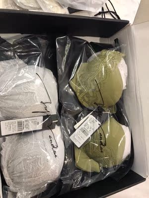 忘了买了第几次，依旧喜欢。希望姨妈能回馈老客户。