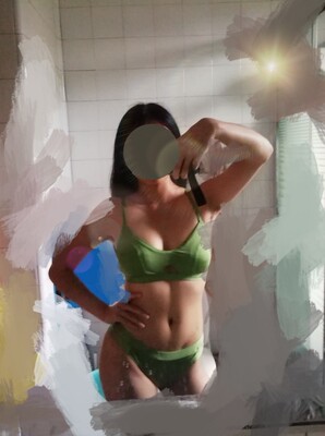 很舒服 颜色正 好看 就是短裤太松了 而且没有绳子可以收 下海容易掉