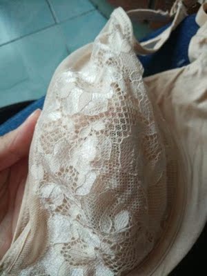 快递速度很快，内衣很舒适，款型非常棒，颜色也好看