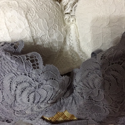 第二次购买了，还是一如既往的少女，很喜欢，价格也合适，比心哈哈哈哈哈哈哈哈哈哈哈哈哈哈