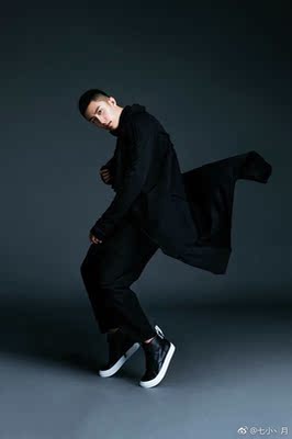 感觉质量和一百多的差不多，挺喜欢的上身好看很好的购物体验