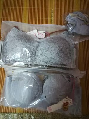 挺好的,我现在穿的都是在这家买的。满意 挺好的,我现在穿的都是在这家买的。满意