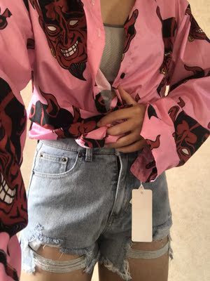 妥妥穿着很好看。喜欢。160 106斤 穿M码很合身