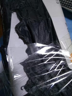 我买的是内衣啊！这是私人用品！拿到手却是被拆开过拿胶带又重新随便裹了下！感觉非常不好！！！