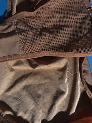 emmmm先好评 嘻嘻有一点点小 不过也还好 很好看好评