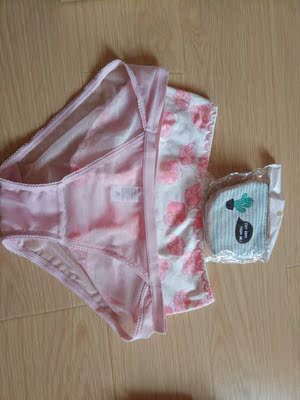 由同事介绍首次购买迷瞳内裤，质量是不错！发货快递都很神速，包装也挺好的，这款性感内裤质量是挺好的，非常喜欢，只可惜太大了，是小码就差不多，只能送人了，有点失望啊&hellip;&hellip;