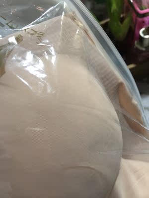 还行！买的囤货！没穿！那个肤色🏼内衣看着跟我以前买的100多块钱一件的内衣面料一样的！