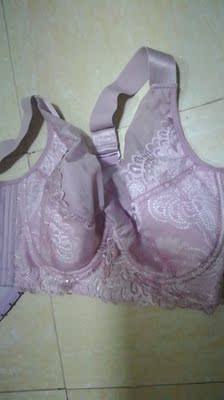 宝贝收到了，杯很大。就是很奇葩，带子超宽啊！第一次穿这么宽的内内，也不知道做这胸照的人是怎么想的。明天洗过了穿穿就知道答案了！质量还行，值这个价。