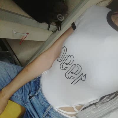 第二次在店家购物咯，终于找到一家国内的店能买我喜欢的连体衣了。面料很舒服，很软，上身效果很好，有特点。喜欢喜欢