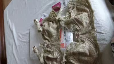 宝贝收到。包装完好，材质薄很好，拍两件还送了小礼品，发货及时，是一次满意的购物，给五星好评。