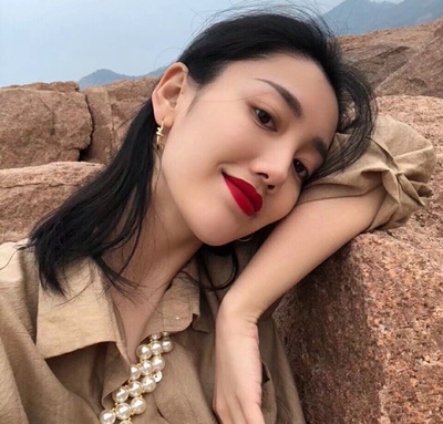 你可以忽略我的感受 也可以肆意挥霍我的热情 甚至不理会我的沮丧难过 可是有一点你必须得明白 每个人能付出的爱都是有限的 无论对朋友还是爱人 如果你让我感觉到力不从心了 迟早有一天我会离开你 失去就再也回不来 谁都不欠你 你为什么不珍惜你可以忽略我的感受 也可以肆意挥霍我的热情 甚至不理会我的沮丧难过 可是有一点你必须得明白 每个人能付出的爱都是有限的 无论对朋友还是爱人 如果你让我感觉到力不从心了 迟早有一天我会离开你 失去就再也回不来 谁都不欠你 你为什么不珍惜