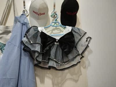 宝贝发货快到货也快，到货完好无损，保密发货，是一次愉快的购物体验。衣服面料很好，也不扎人，很诱惑，上身效果很棒，发箍手环脖链都有。这个价格绝对是物超所值。正好赶上搞活动的时期，拍下店内任意一件产品送另一件，超级实惠哈哈哈哈哈。肯定是推荐购买啦。