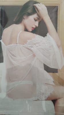 衣服挺好的和商家描述的一样，包装也很好，物流很快喜欢