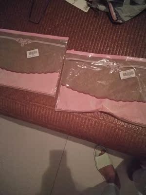 这款内衣也太好了吧！这是我买过最好的内衣，完全超过了都市丽人 ，很舒服，还是美背的，只拍了一件的照片，还有一件穿在身上，穿着超舒服！