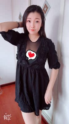 衣服不错。款式很好看，而且做工很好，上面的花花都是好多层的，很饱满！