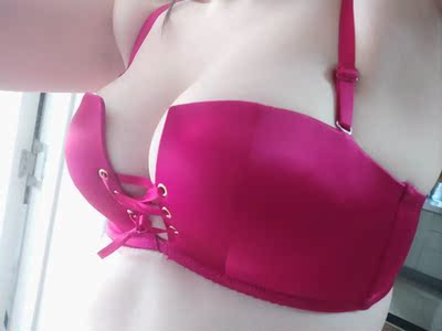 玫瑰红颜色很正。就是我太胖了现在 忘要延长扣了。。。 玫瑰红颜色很正。就是我太胖了现在 忘要延长扣了。。。