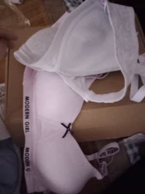 尺码刚刚好,快递也快,非常好看 你值得拥有,值得购买 哈哈 尺码刚刚好,快递也快,非常好看 你值得拥有,值得购买 哈哈