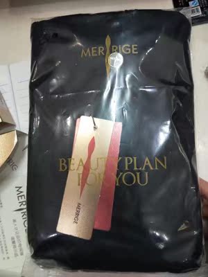 非常好的一款塑身衣，穿着很舒服，该收紧的地方收紧，该松的地方松，性价非常高，跟经销商的价格不能比，货真价实！是正品。我没有在经销商手里买，当时留了个心眼准备到网上找找，这件是我买的第二件，两件336，在经销商手里一件就要458三件999天呐！我本来宫寒，肚子老是觉得莫名的冷，穿上了以后感觉肚子的地方暖暖的，以前都不敢穿裙子，肚子会觉得冷，现在我有神器啦，哈哈哈准备再买两套！