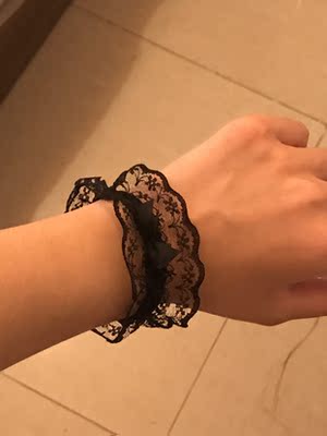 连身的非常好看好看好看 但是我上身有点长 有点卡 上神长的姐妹不要拍啦 手环超级好看 但是没有松紧带