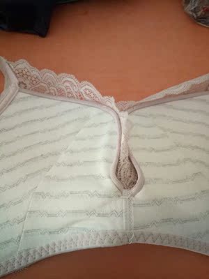 实物颜色要深一些,里面的布料看上去和那种3040的一样 实物颜色要深一些,里面的布料看上去和那种3040的一样