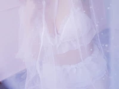 特别美有腰身，聚拢效果一级棒，少女心满溢啦~蕾丝很柔软，穿起来又很像新娘的感觉，美极了，非常喜欢~~