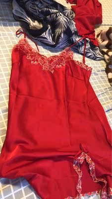 红色很正，挺好看的也挺柔软的，