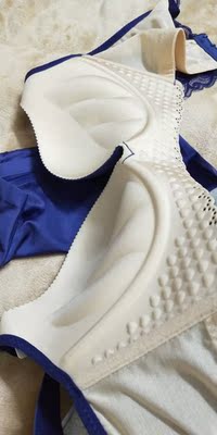 质感很好，材质亲肤，聚拢性好，