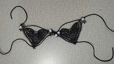 收到货了，保密做的很好，看起来很满意，洗了一下，然后和男票约会，男票洗澡的时候，我穿上躲在被窝里，男票回来之后，掀开被窝一看，眼睛冒绿光，感觉比平时更卖力，男票说没想到我会穿成这样，太性感了，特别喜欢，看来姐妹说生活需要调剂没错，在老板的推荐下，又买了两套性感的，期待和男朋友约会时候男朋友，冒绿光的眼神，可惜不敢传真人秀图片，发几张实物图吧。