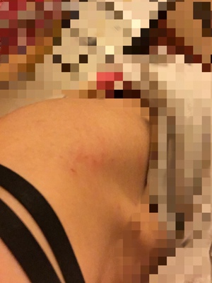 质量不好，开始是看中款式，一次性买了四套，这内裤算起来也十元一条，才洗过一次，今晚洗完澡试穿才发现，在边边这轻轻一拉就像抽线一样，根本穿不了第二次了，文胸那个带子是短的后背根本不能交叉穿，穿一会这肩膀都有痕了，我也不肥，158高，94重，现在带子只能分开两边才好一点。这个文胸前面蕾丝和内裤一样的，不知能否穿的了一个月，宁愿贵一点质量好些也好啊。要不是我洗过了，百分百肯定会退货的，我只是表达我自己意见。