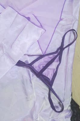 实际颜色，是紫色的，可能我家这个灯光的问题，我想说东西可以的，这紫色一点都不土，很好看。给大家参考下。