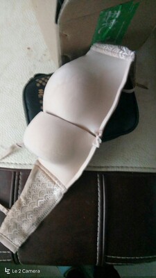 还行吧，后边的带子有一些些紧。聚拢效果可以，不适合上围比较大的妹子穿戴。