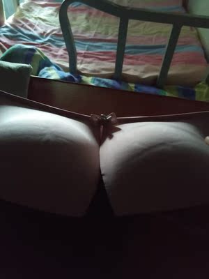 不太满意，感觉之前在他家买的更好，这回的胸摸上去有明显凹痕，但除了这个都还好，所以也不退了