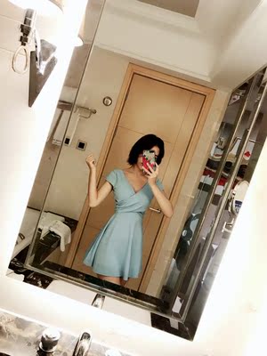 衣服颜色很正，价格实惠，小性感，夏天很适合穿，质量挺好，喜欢的亲可以放心买买买。